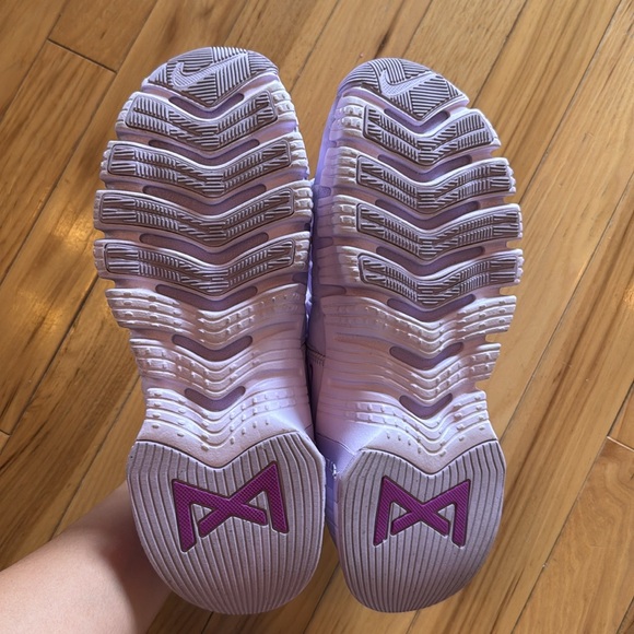 Nike free Metcon 6 training shoes! Size 8, lilac color! 💜 - Picture 2 of 2